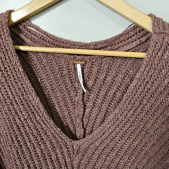 NWT FREE PEOPLE COCOA / MAR DEEP V NECK LONG JUMPER SWEATER SIZE SMALL - Picture 4 of 16